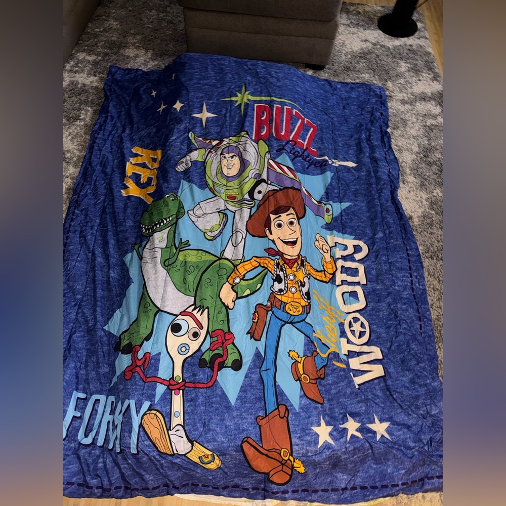 Disney Toy Story 4 Reversible Comforter